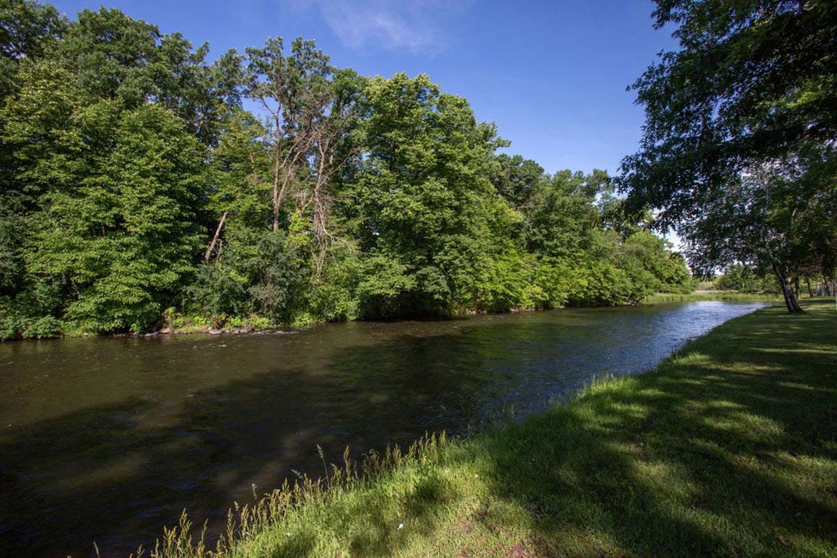 Apple-River-Featured-1 Apple-River-Featured-1